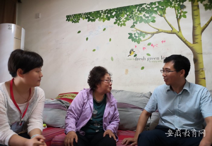 凝聚統戰向心力 畫好發展同心圓 阜陽師范大學走訪慰問退休黨外教師代表(圖1)