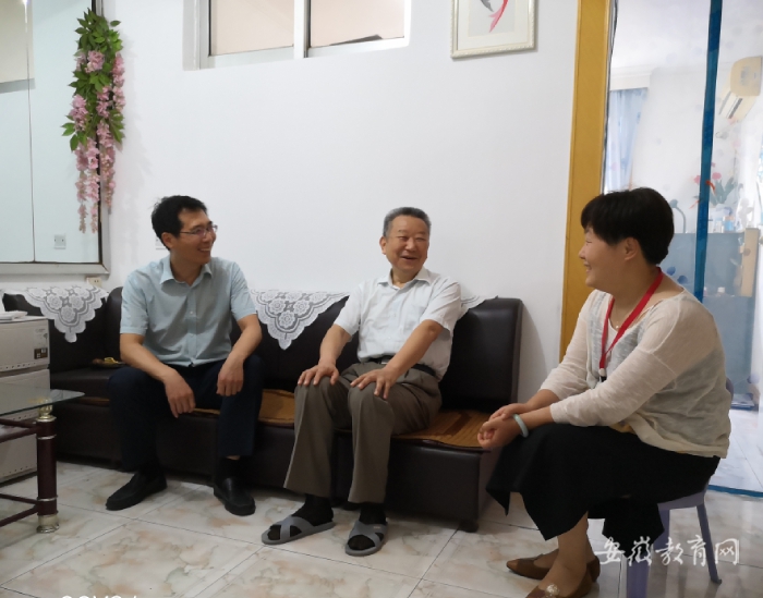 凝聚統戰向心力 畫好發展同心圓 阜陽師范大學走訪慰問退休黨外教師代表(圖2)